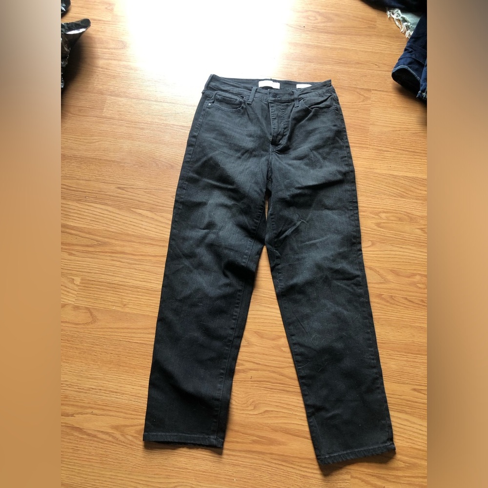 Women’s Straight Leg Jeans in Black